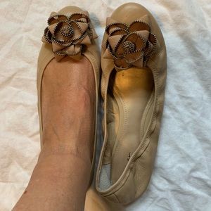 Halogen Rose Zipper Style Flats Sz 9 1/2 in Tan